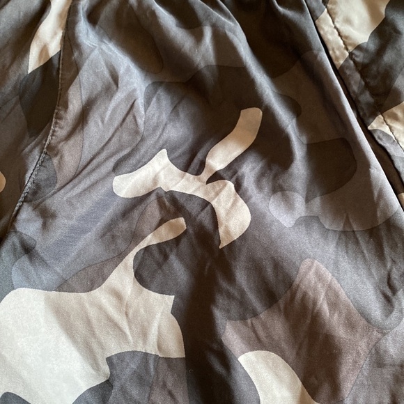 Athleta Camo Running Shorts - Picture 2 of 6
